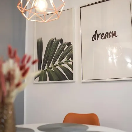 Modern In The Heart Of * Бухарест