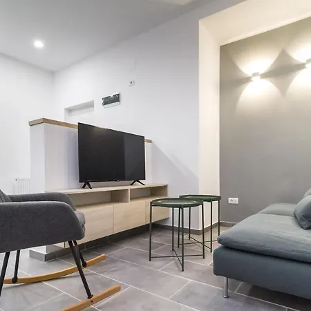 Modern In The Heart Of Apartment