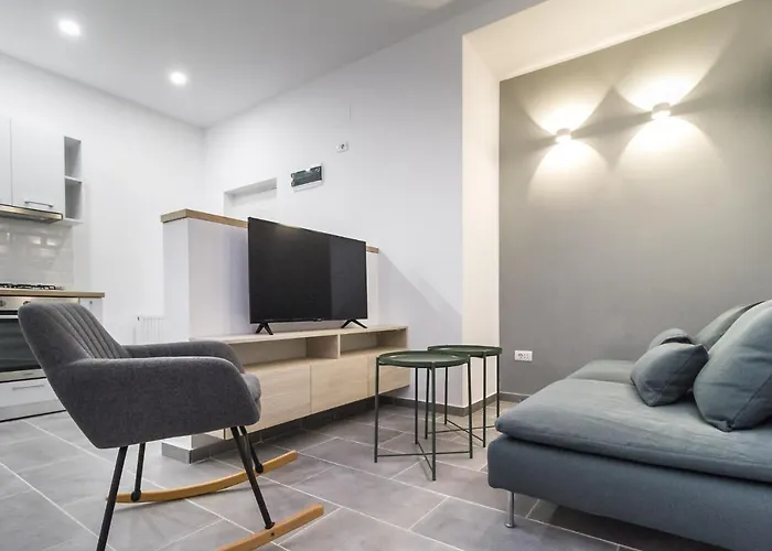 Modern In The Heart Of Appartamento